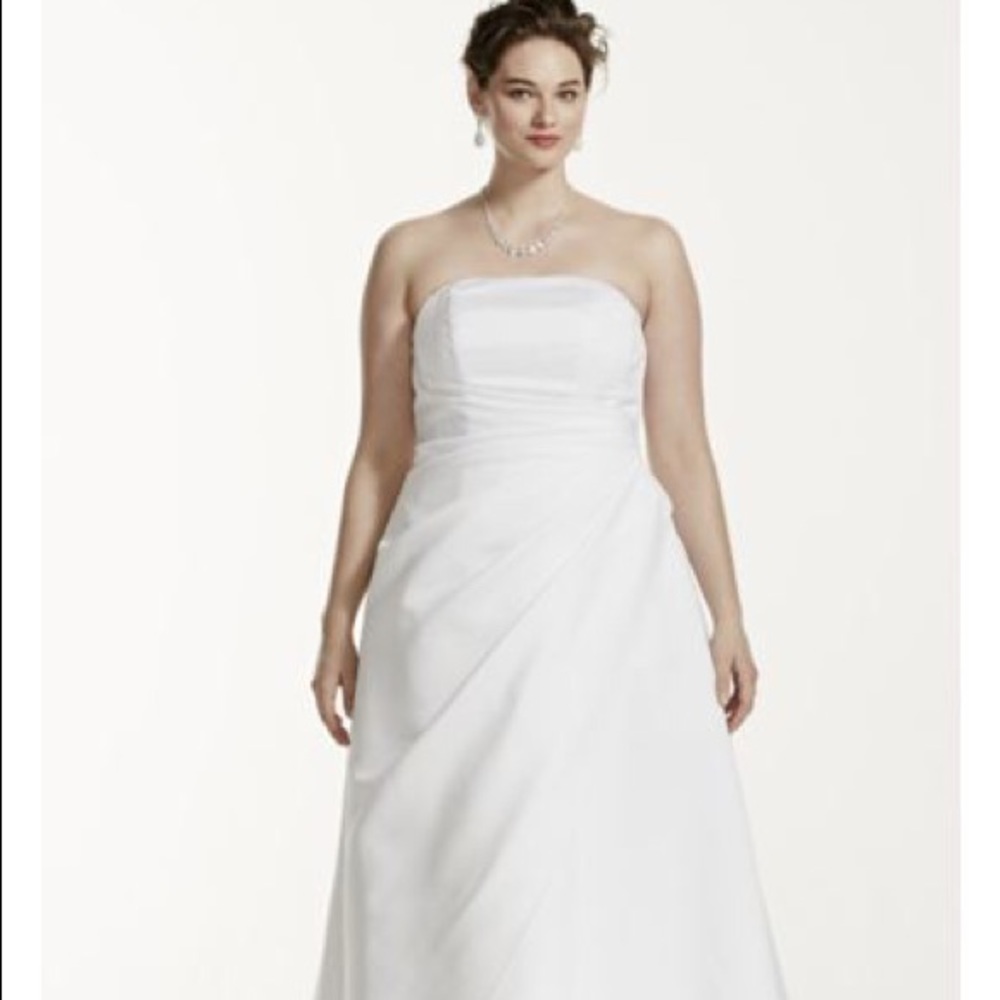 David’s Bridal Strapless Wedding Dress